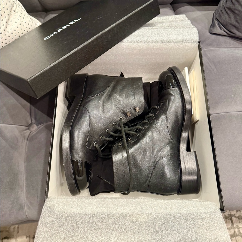 Chanel Women's Lace-Up Leather Ankle Boots w/ Patent Leather Logo Toe - Sz 39.5